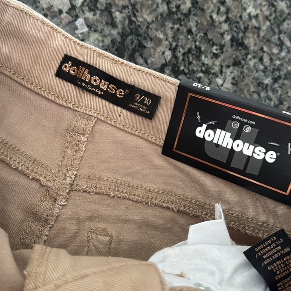 Dollhouse tan classic Bermuda shorts NWT 9/10 - Picture 10 of 10